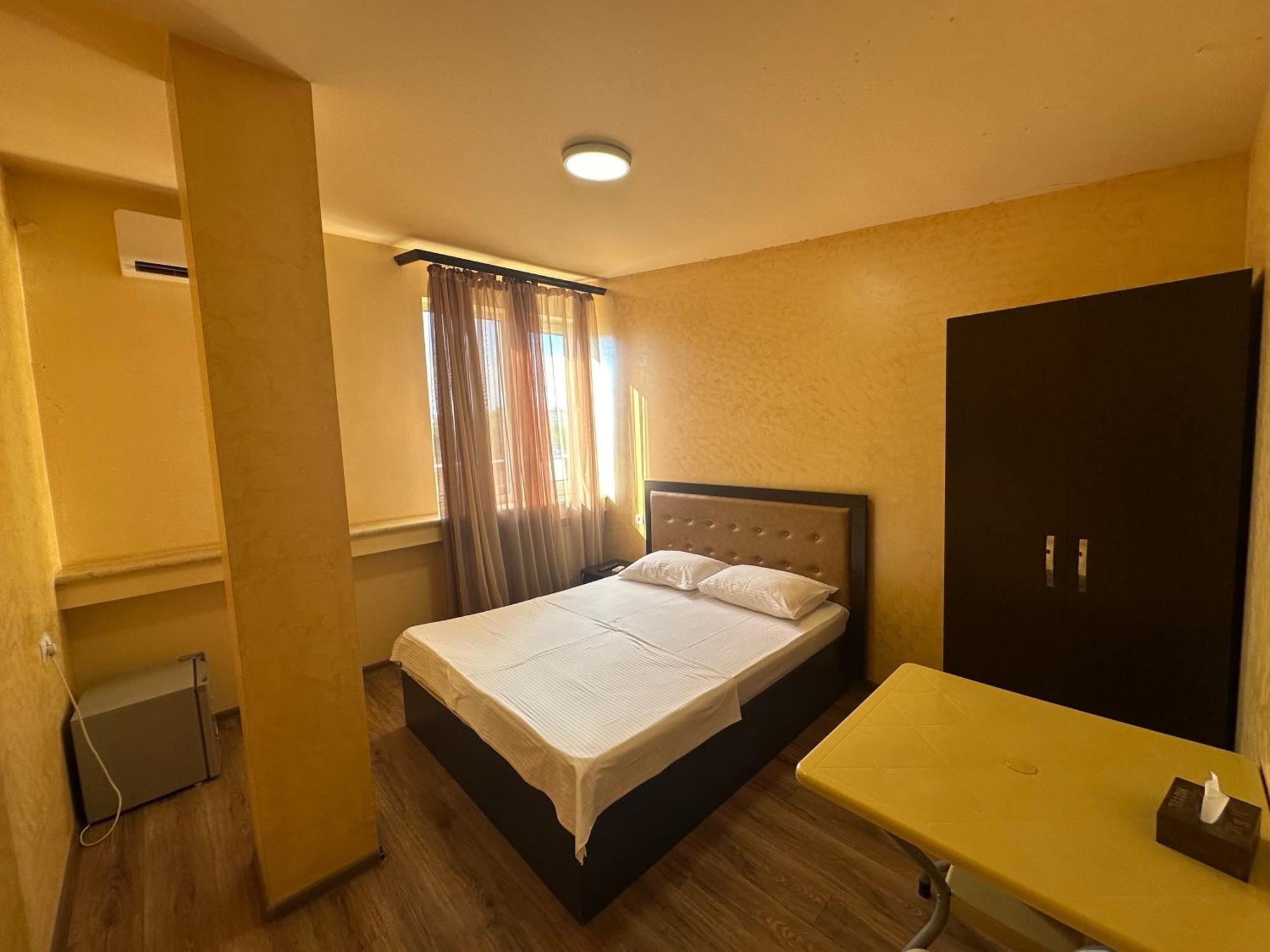 Express Hotel Erivan Exterior foto
