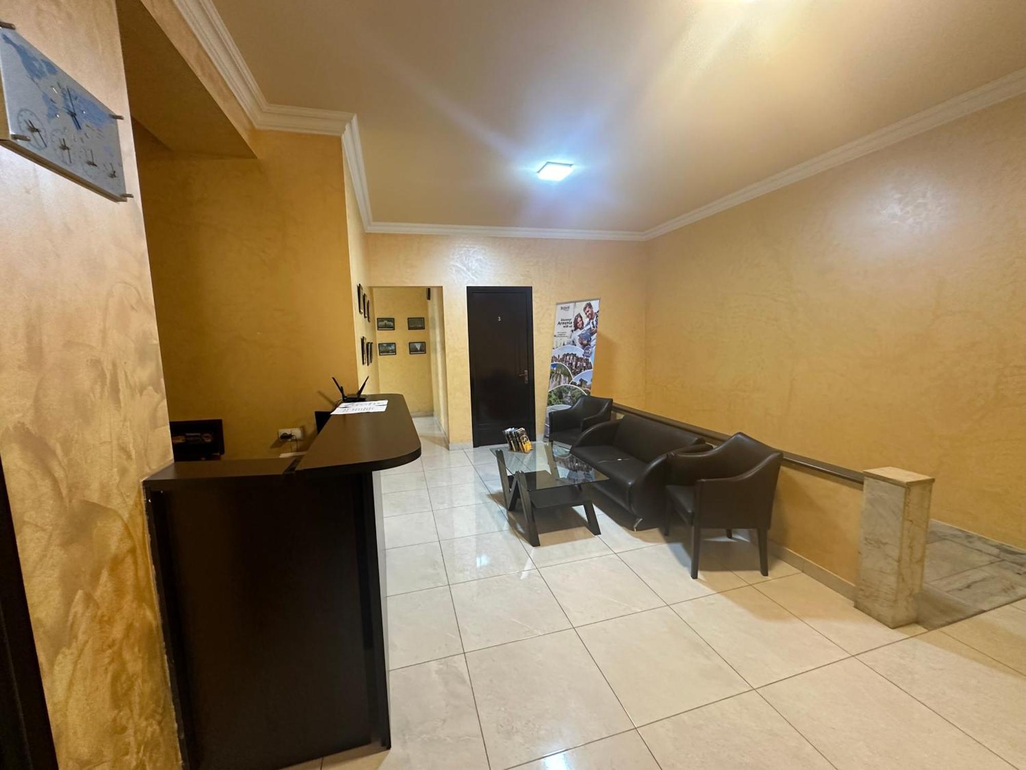 Express Hotel Erivan Exterior foto