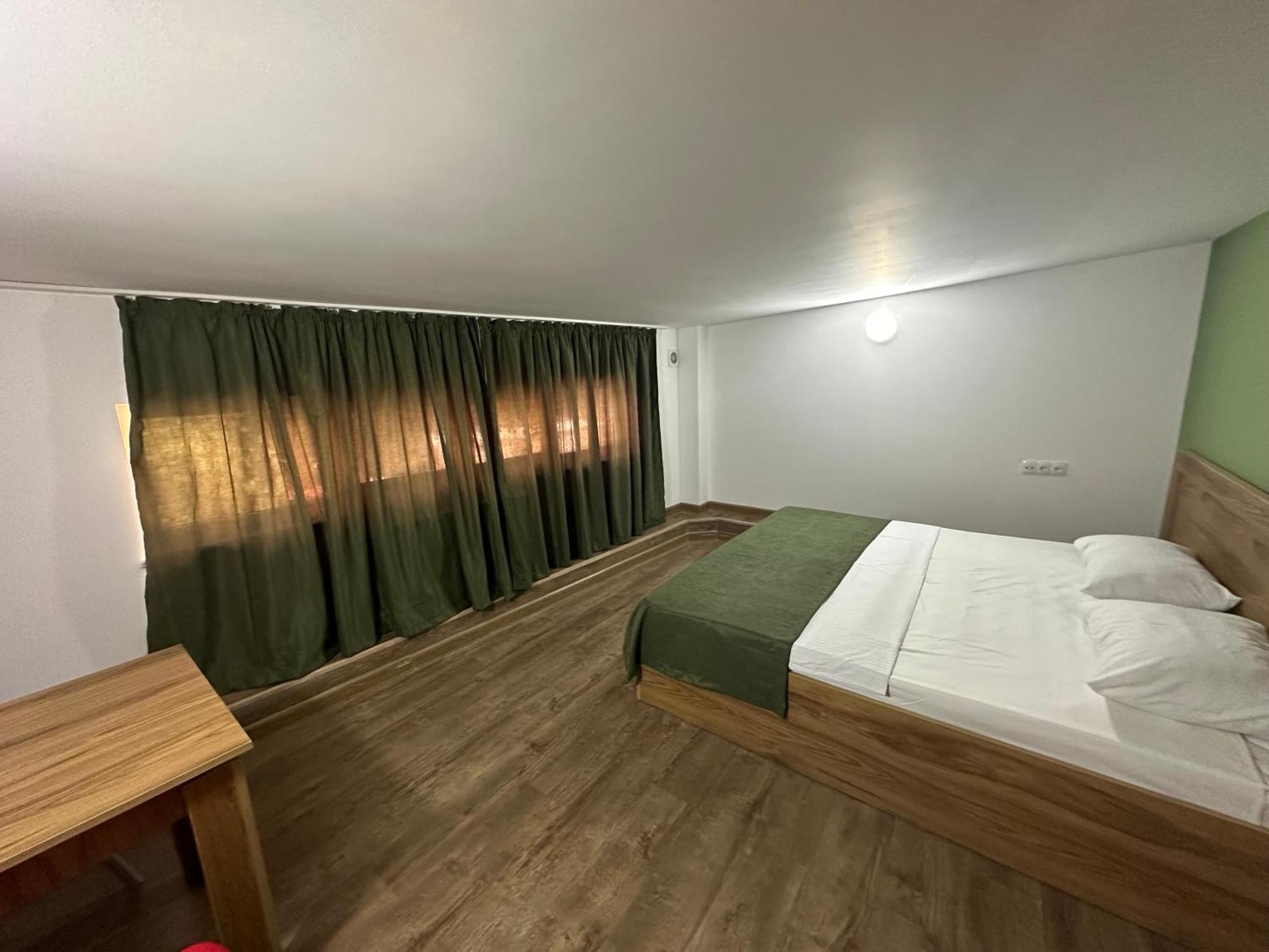 Express Hotel Erivan Exterior foto