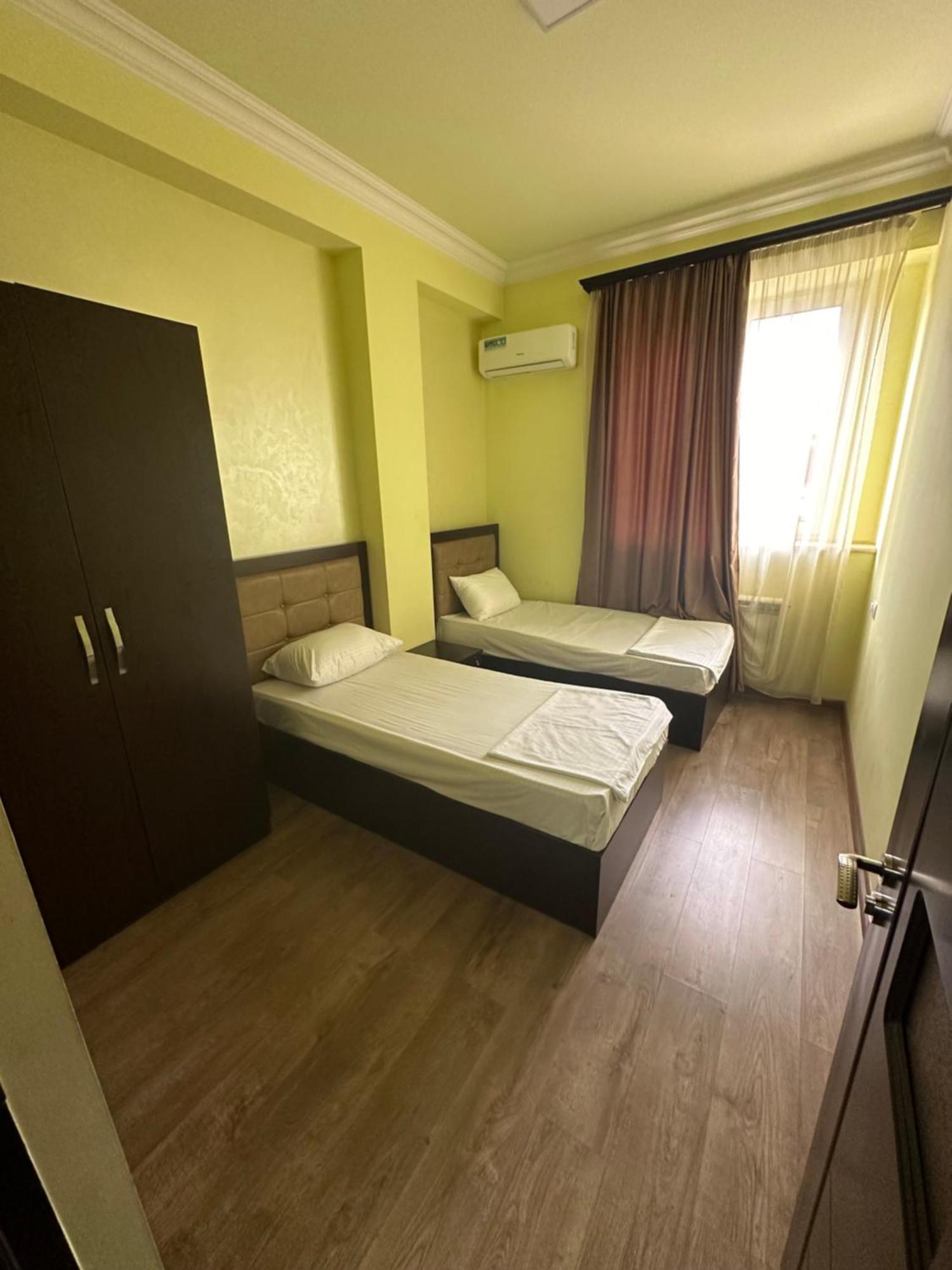 Express Hotel Erivan Exterior foto
