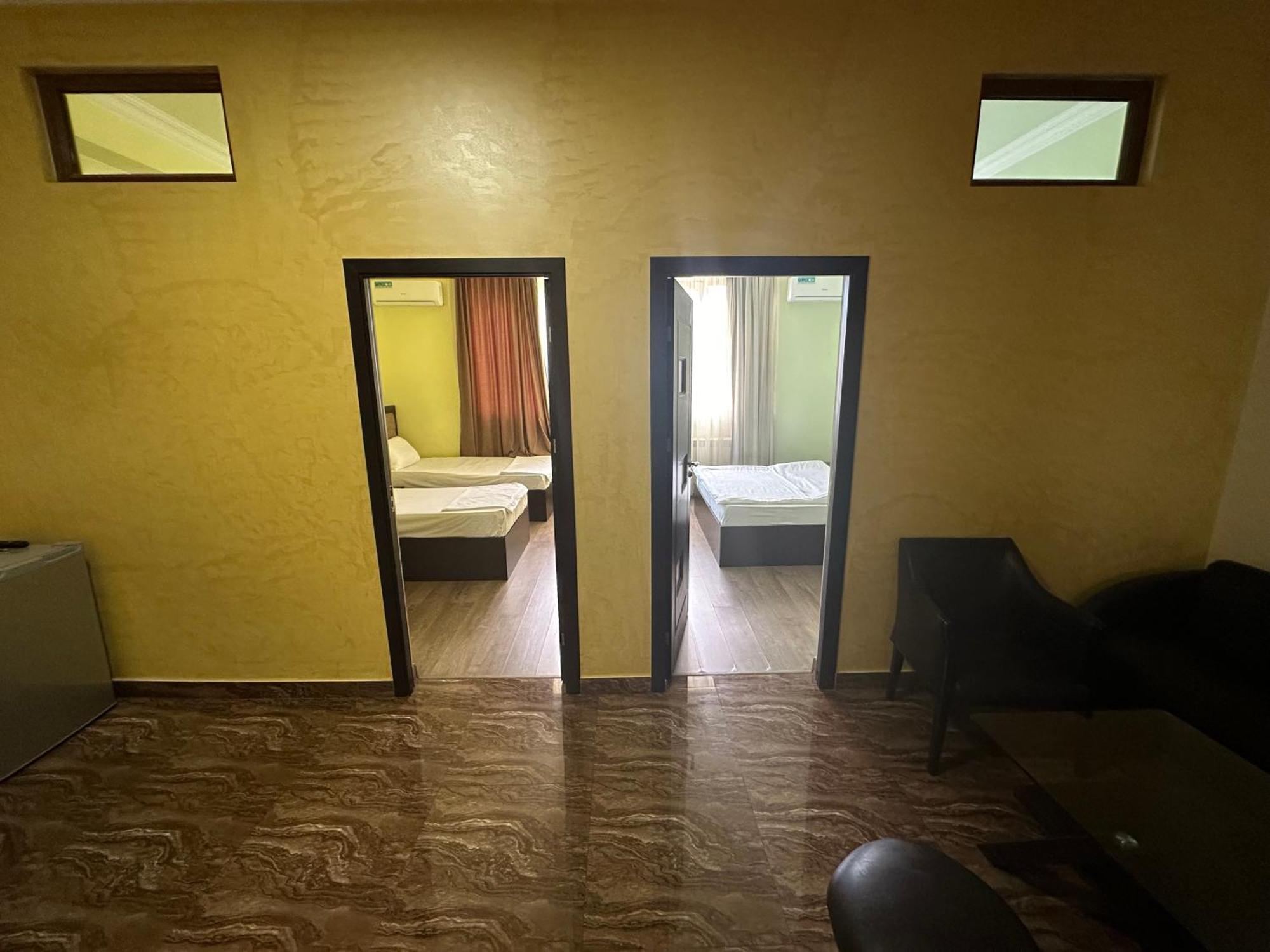 Express Hotel Erivan Exterior foto