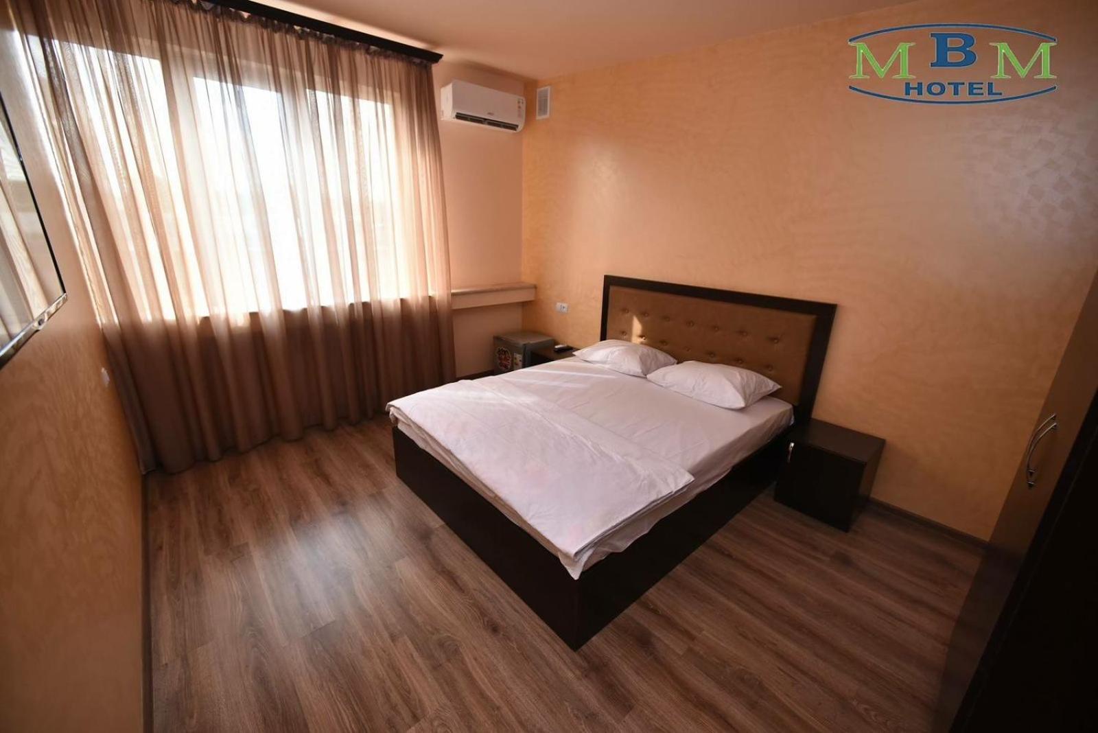 Express Hotel Erivan Exterior foto